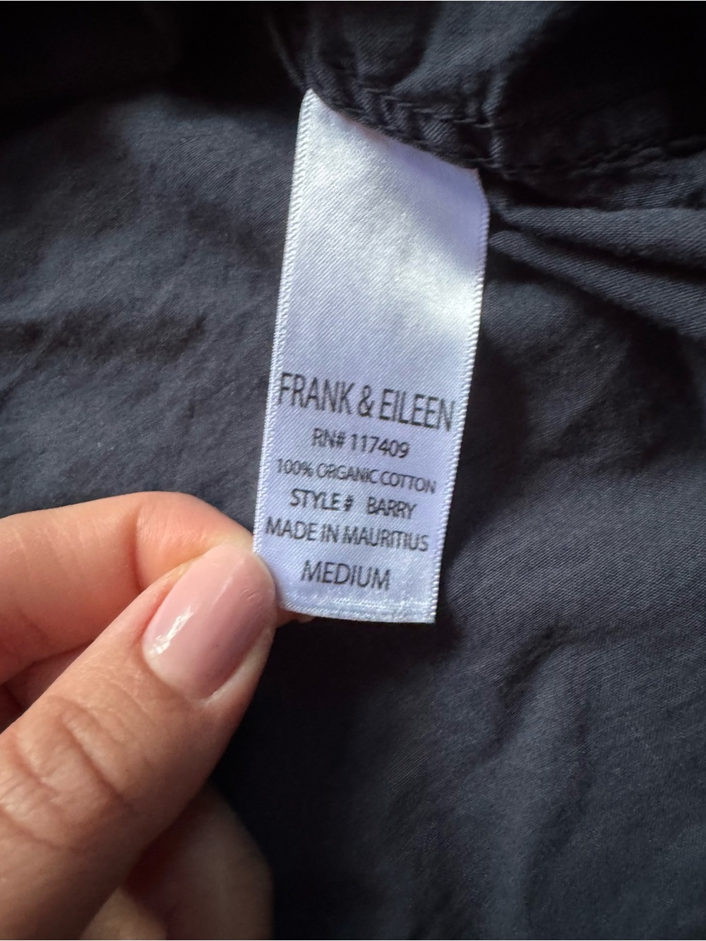 Frank & Eileen Featherweight Cotton Barry Shirt in Navy Medium - Picture 5 of 6